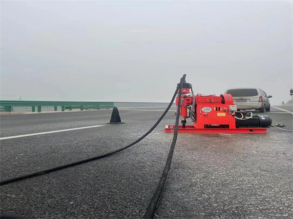 东港马路路基路面开裂下沉注浆加固灌浆